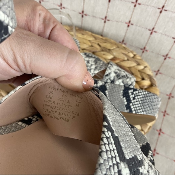 🌺HP Kate Spade “Bunton” Snakeskin Embossed Leather Strappy Platform Sandals 9.5 - Picture 10 of 10